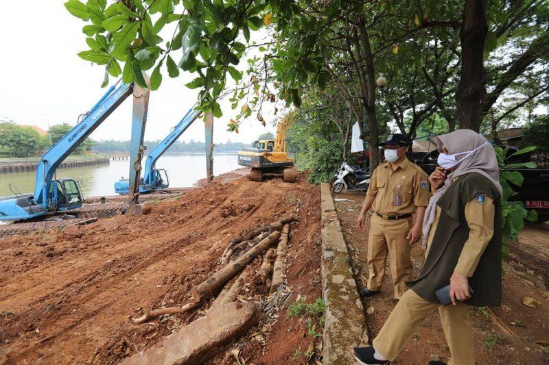 Tanah Setu Babakan Dikeruk untuk Perluasan Makam COVID-19