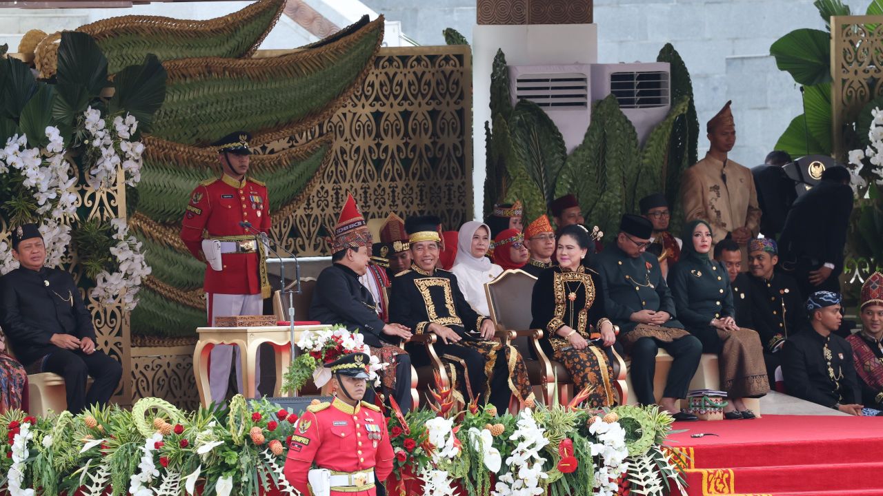 Jokowi Teken Perpres Badan Gizi Nasional, Muluskan Program Makan Gratis Prabowo