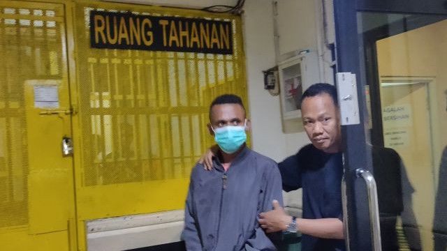 Pemotor Viral Lawan Arah yang Pecahkan Kaca Mobil di Cengkareng Ditangkap