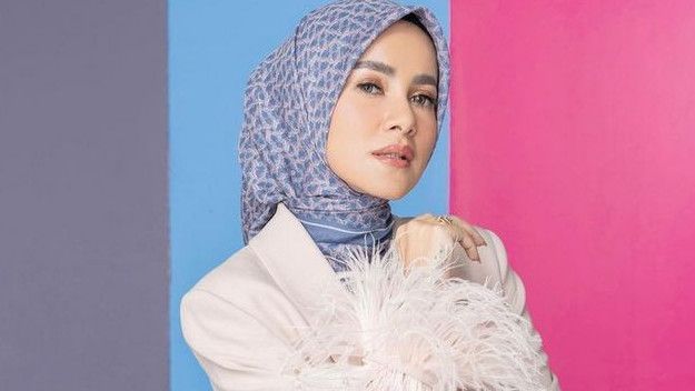 Merasa Difitnah dan Dicemarkan Nama Baiknya, Artis Olla Ramlan Polisikan Akun Medsos