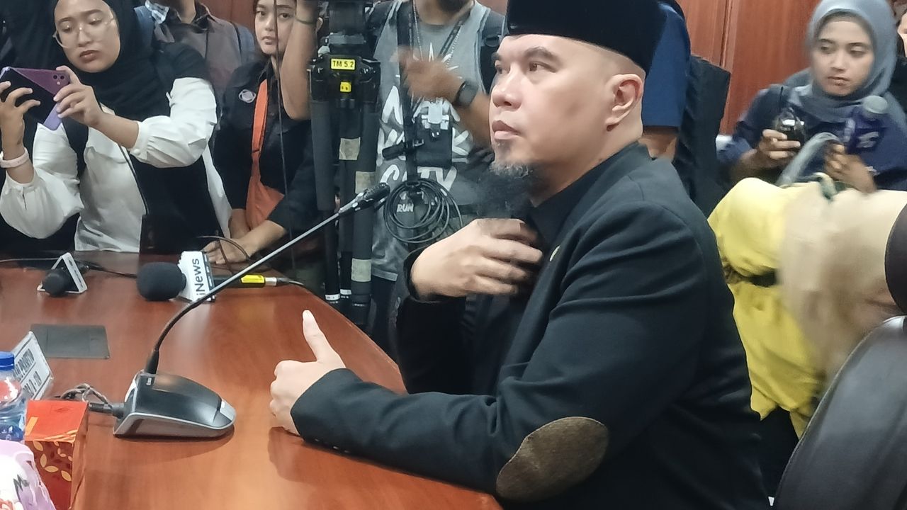 Kena Sanksi Ringan, MKD Perintahkan Ahmad Dhani Minta Maaf ke Pelapor