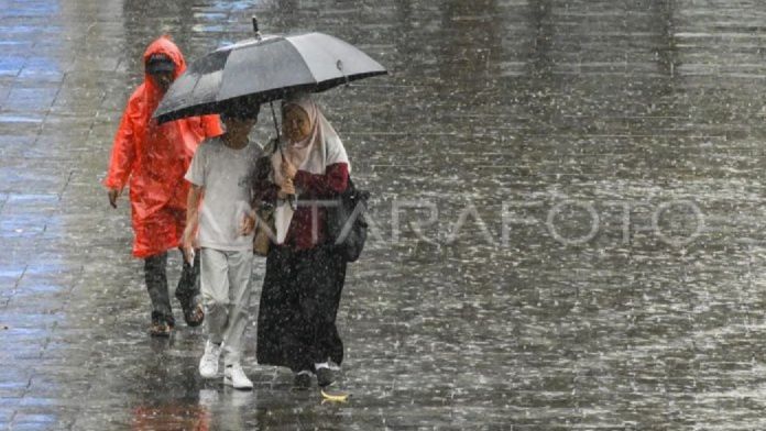 Sedia Payung Sebelum Hujan, Sebagian Besar Wilayah Indonesia Bakal Diguyur Hujan Hari Ini