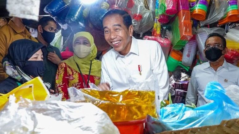 Cara Khofifah Stabilkan Harga Bahan Pokok: Gelar Operasi Pasar Secara Merata di Jatim