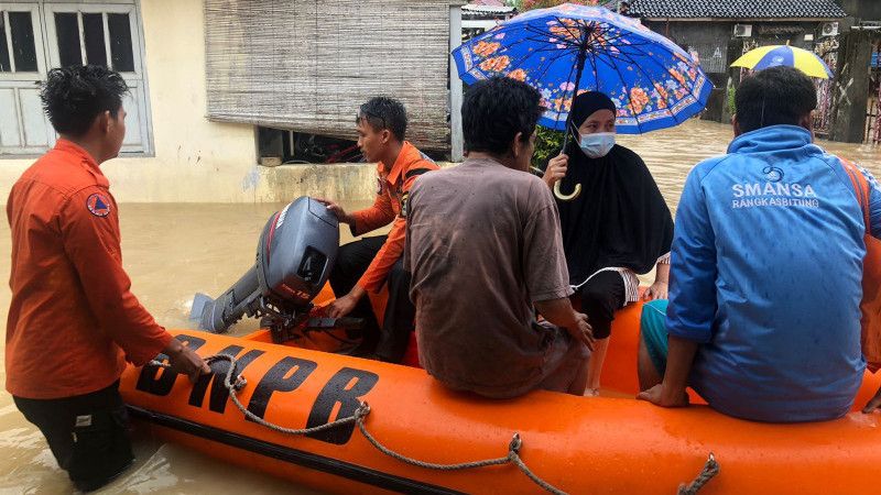 Sedih, Baru Hujan Sehari, Ratusan Rumah di Banten sudah Terendam Banjir