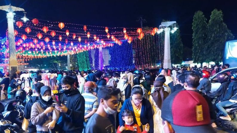 Libur Imlek Tidak Digeser, Kini Viral Acara Tahun Baru China Timbulkan Kerumunan di Mall Festival Citylink Bandung