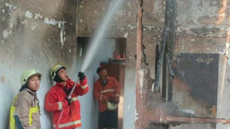 Charger Ponsel Korslet, Satu Rumah di Binong Tangerang Terbakar