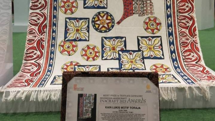 Indah dan Filosofis, Kain Tenun Khas Toraja Dapat Penghargaan di Inacraft 2023