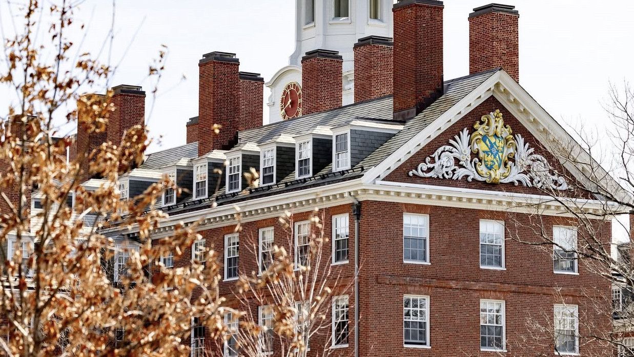 Trump Cabut Izin Harvard Terima Mahasiswa Asing, 6.800 Pelajar Terancam