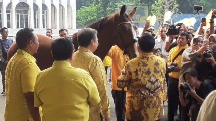 Makna Khusus Airlangga Beri Kuda ke Prabowo: Kita Ingin Lari Kencang