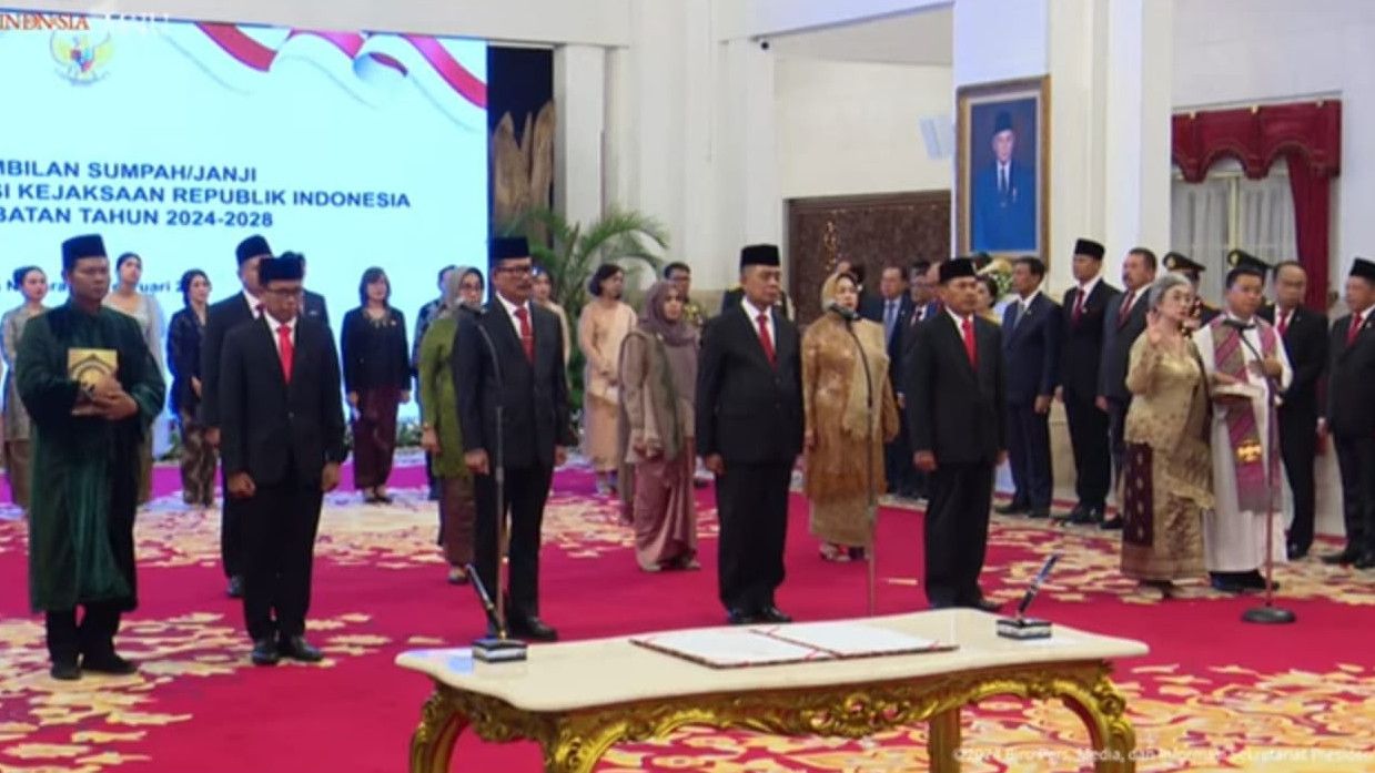 Presiden Jokowi Lantik 9 Anggota Komisi Kejaksaan Republik Indonesia Masa Jabatan 2024-2028