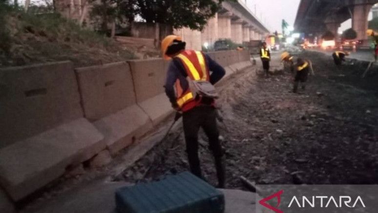 Lakukan Rekonstruksi di Tujuh Titik Jalan Tol Jakarta-Cikampek, Jasamarga Ingatkan Pelintas
