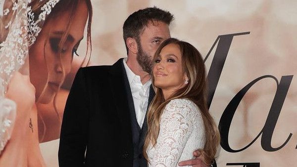 Jennifer Lopez Menangis Dilamar Ben Affleck di Kamar Mandi: Saya Tidak Bisa Berkata-kata