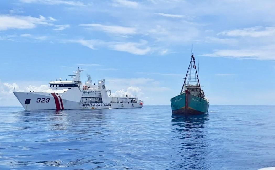 Aksi Menegangkan Bakamla Tangkap Kapal Maling Ikan Asal Vietnam