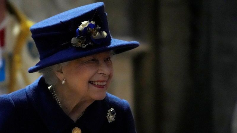Ratu Elizabeth Pulang ke Istana Windsor Usai Semalaman Dirawat di RS
