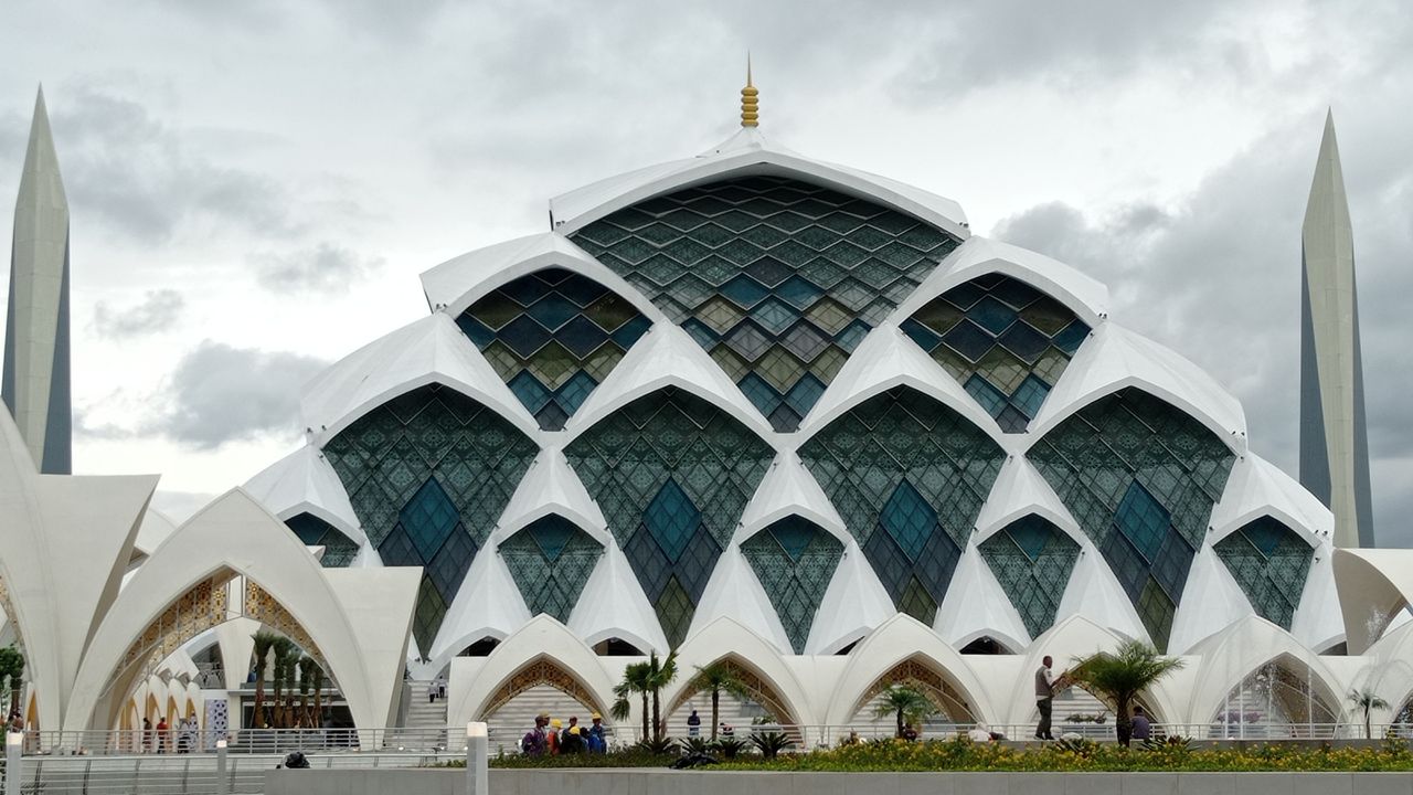 PAN Bela Ridwan Kamil yang Dihujani Kritik Usai Bangun Masjid Al Jabbar di Bandung