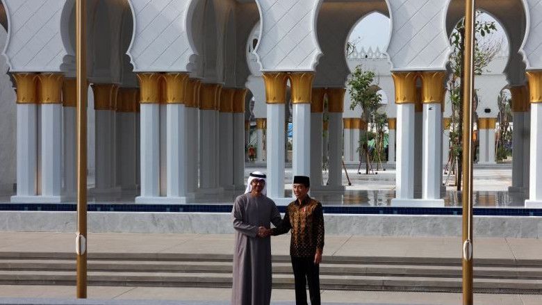 Ganjar, Erick, dan Prabowo Saksikan Jokowi dan Presiden UEA Resmikan Masjid Syeikh Zayed di Solo