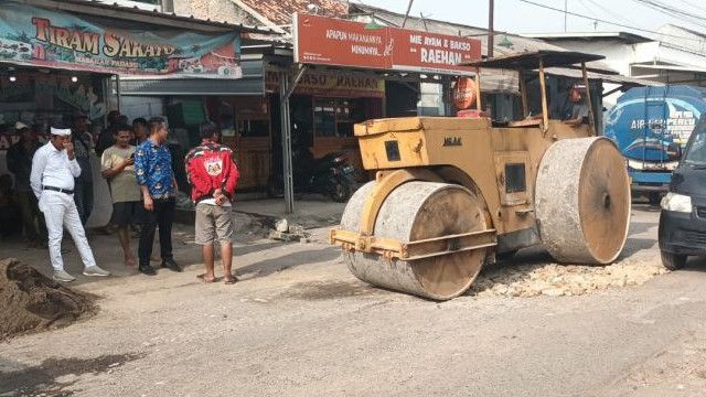 Inisiatif Perbaiki Jalan Rusak di Purwakarta, Dedi Mulyadi: Harusnya Kewajiban Pemerintah, tapi Sudahlah...