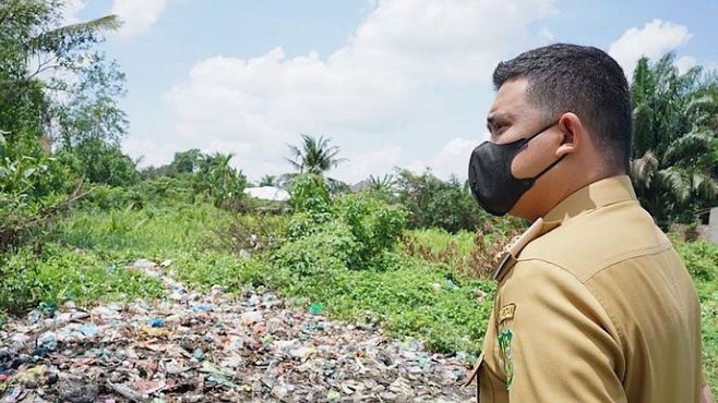 Aksi Wali Kota Medan Bobby Nasution Tuntaskan Tumpukan Sampah di Gang Kurnia, Janji Bersih dalam 2 Hari
