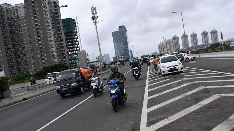 Viral! Dua Remaja Boncengan Masuk Tol Jakarta-Tangerang Diduga Korban Google Maps