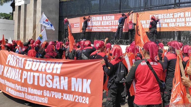 Unjuk Rasa Buruh di KPU, Polda Metro Jaya Kerahkan Seribu Lebih Personel