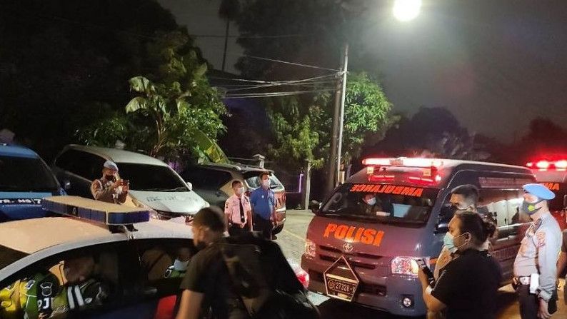 Momen Jenazah Vanessa Angel dan Suami Dibawa Ambulans ke Jakarta