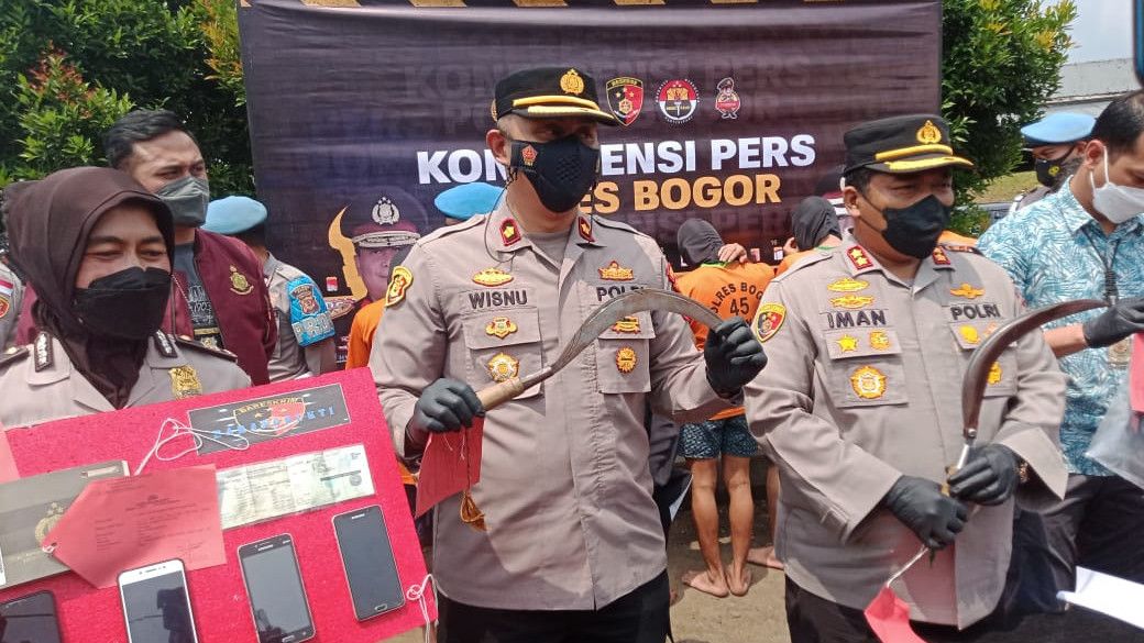 Aksi Sadis Begal di Bogor, Sehari Rampas Motor hingga Handphone Milik Penjual Pecel Lele