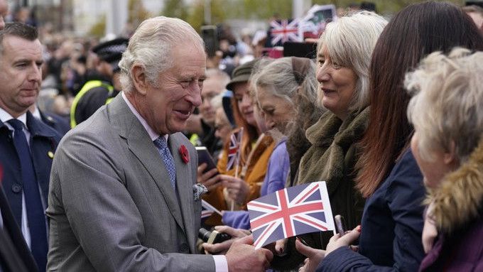 Miris! Raja Charles dan Ratu Camilla Dilempari Telur oleh Pengunjuk Rasa, Pelaku Langsung Ditahan