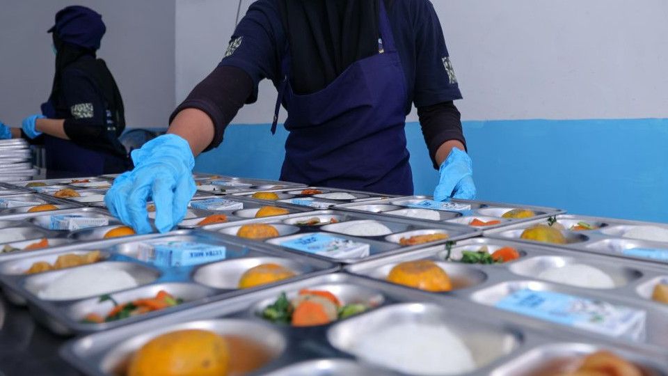 BGN Janji Tak Perkaya Pabrik Konglomerat Lewat Menu MBG, Kecuali Susu Kemasan