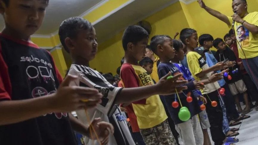 Kurangi Anak Main Gadget, Guru Besar Psikolog UGM Minta Sekolah Tak Larang Lato-lato