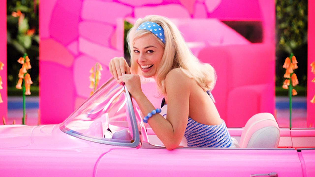 Perankan Barbie, Margot Robbie Langsung Curi Perhatian di Tampilan Perdana