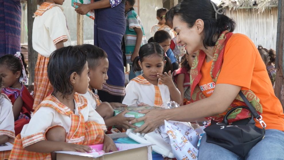 Hadiahkan Lebih dari 1.000 Mainan Edukatif untuk 16 PAUD di Malaka, Ini Manfaat Bermain bagi Kecerdasan Anak