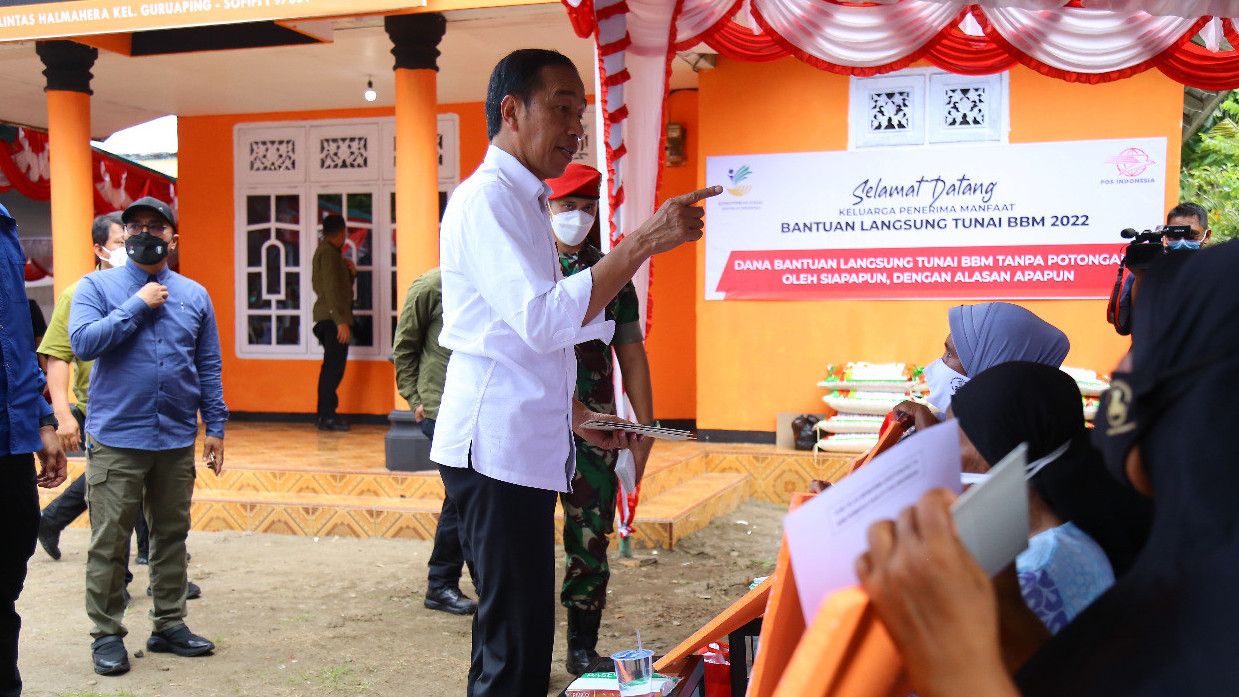 Presiden Jokowi Pastikan Penyaluran BLT BBM di Kawasan 3T Tanpa Kendala