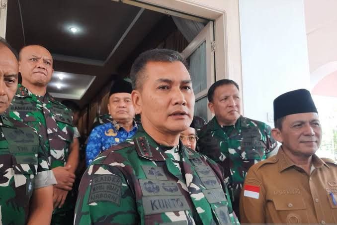 Letjen Kunto Dimutasi tapi Dibatalkan, TNI Bantah Berkaitan Dukungan Try Sutrisno Makzulkan Gibran