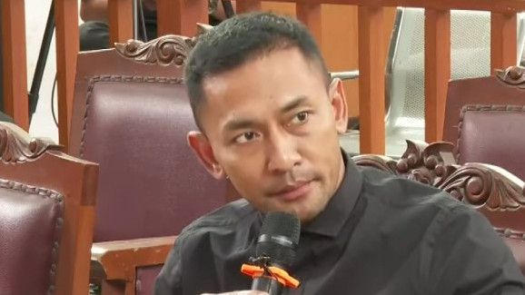 AKBP Ari Cahya Nugraha Alias Acay Bantah Dirinya Tim Penyidik KM 50, Jaksa: Yang Benar?