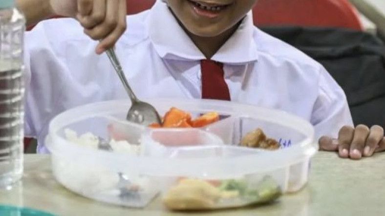 Kok Bisa Ada Burger-Spageti dalam Menu MBG?