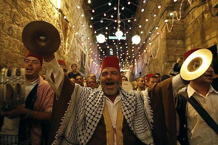 Musaharati (sumber: Pinterest)