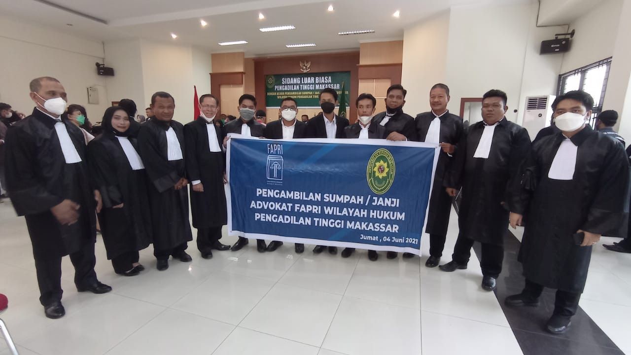 Puluhan Advokat Muda Diceramahi di Pengadilan Tinggi Makassar: Tegakkan Hukum, Jangan Belokkan