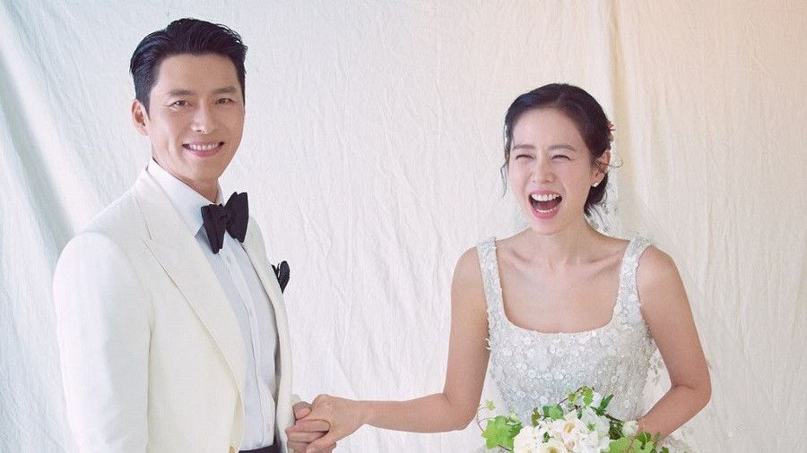 Hyun Bin dan Son Ye Jin Resmi Menikah, Senyum Sumringah Gemas Banget!