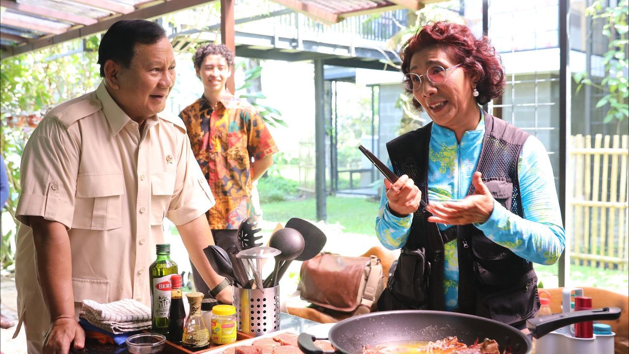 Datang ke Pangandaran, Prabowo Minta Susi Pudjiastuti Berhenti Merokok