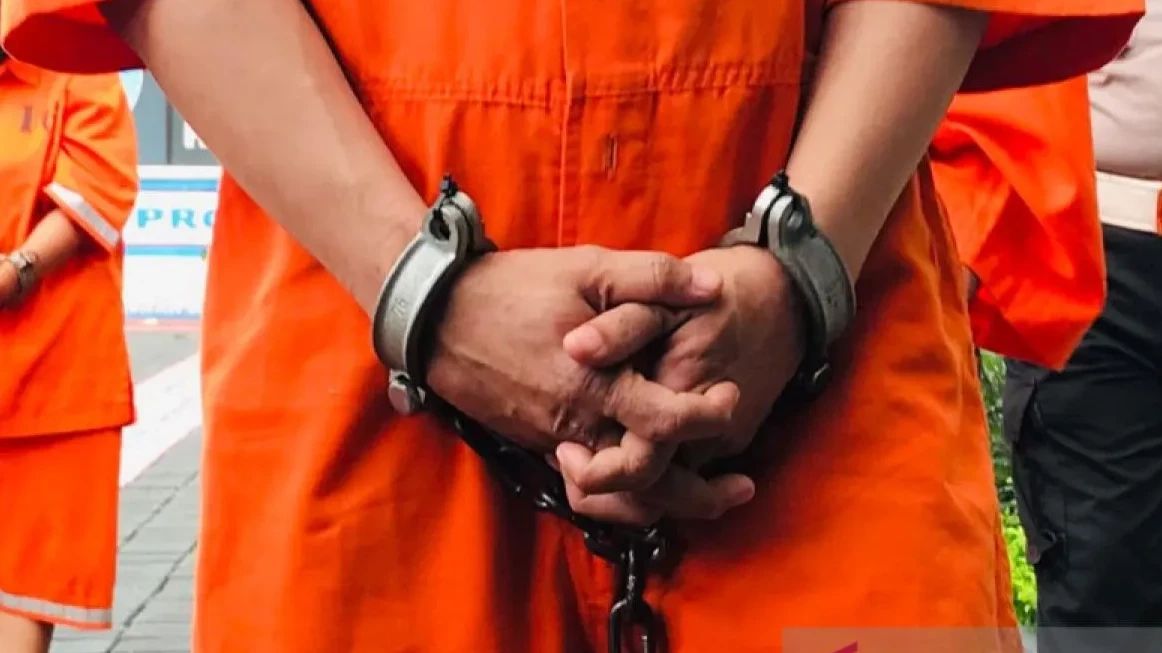 Polisi Tangkap 3 Pria yang Jambret WNA Prancis di Jakut, Modusnya Tak Punya Uang Bayar Kosan