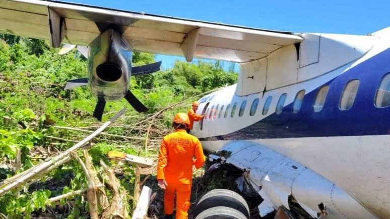 Pesawat Trigana Air Tergelincir Saat Lepas Landas di Bandara Stevanus Yapen Papua, 41 Penumpang dan 6 Kru Dilarikan ke RS