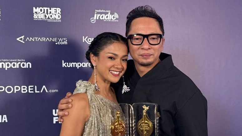 Nirina Zubir Dapat Piala Citra FFI 2024 Sebagai Pemeran Wanita Terbaik Film 