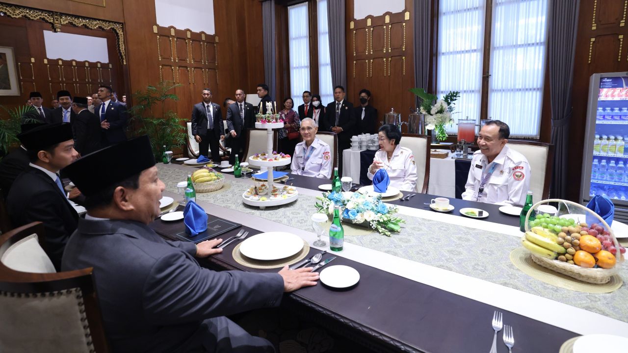 Penuh Senyum, Prabowo Puji Diet Megawati Berhasil