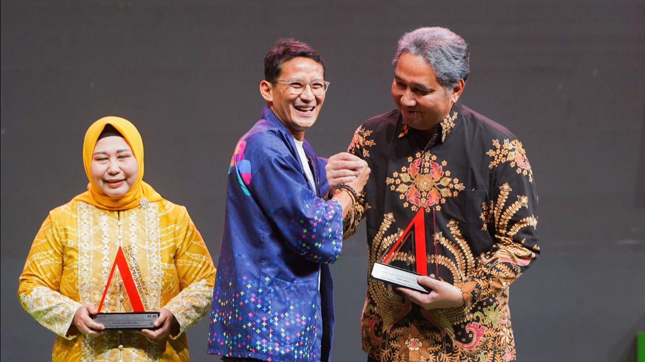 Nadiem Makarim Raih Penghargaan di IDeaward 2024, Seperti Apa?