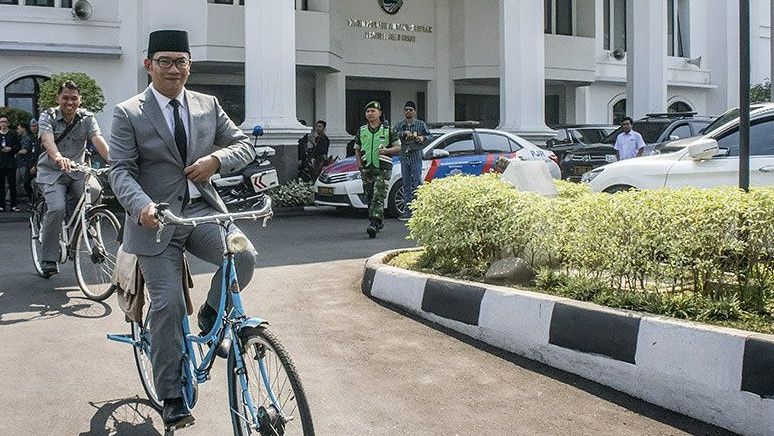 Ridwan Kamil Ajak Warga Indramayu Beli Kendaraan Listrik
