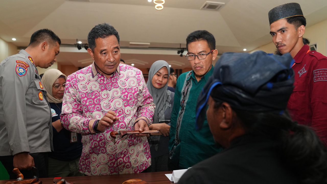 Ini Harapan Pj Gubernur Bahtiar untuk Sulsel Usai Datangi Pameran Badik di Makassar