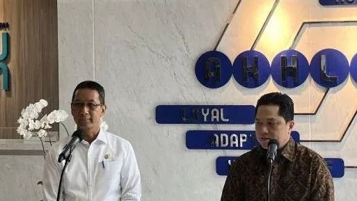 Pj Gubernur DKI Jakarta dan Erick Thohir Tanam Kembali Pohon di Monas