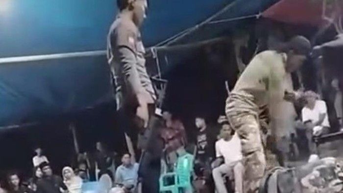Viral! Warga Dicambuk Babinsa Pakai Ikat Pinggang di Pesta Pernikahan di Selayar