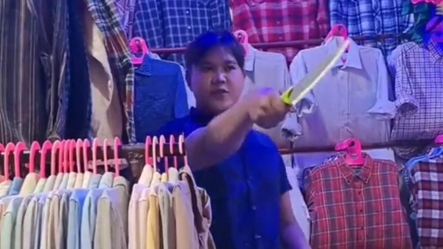 Viral! Diduga Tipu Pembeli, Oknum Pedagang Baju Bekas di Gedebage Ancam Balik Pakai Pisau