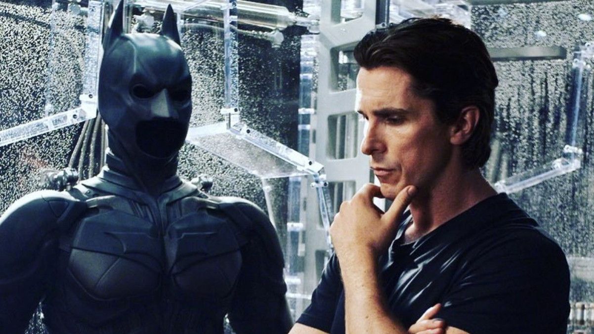 Christian Bale Ingatkan 'Sesuatu' ke Robert Pattinson saat Pakai Kostum Batman